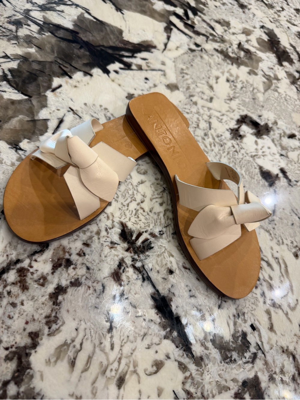 🆕 Leather Women’s Cream Knot Slide Sandals